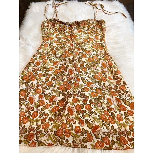 Réalisation Par Devon Dress in 70s Floral - Picture 8 of 9